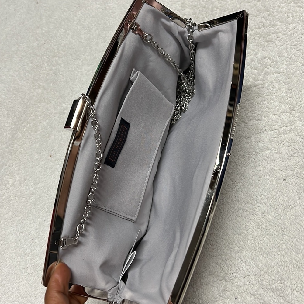 La Regale Jianna Casually Pleated Frame Clutch - Picture 8 of 8